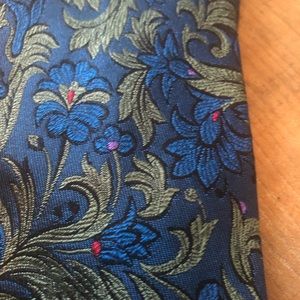 Torino Paisley Tie 56 inches